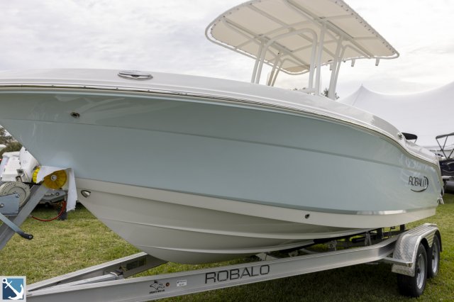 New 2024 Robalo 202 Explorer  Boat for sale